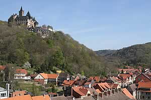 Blick vom Kirchturm zum Werniger&ouml;der Schloss